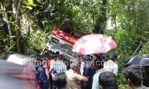 Mangaluru: 16 passengers injured as bus rolls off road at Kateel 3